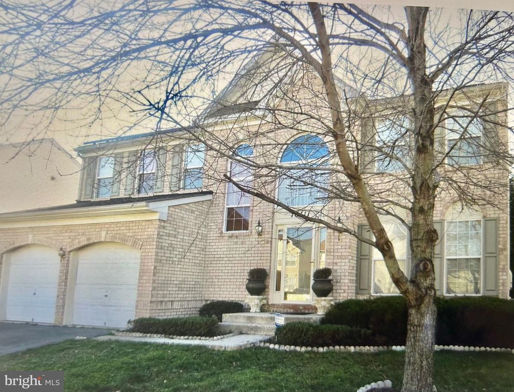 Attached, Exterior, Facade, Brick Facade, French Provincial