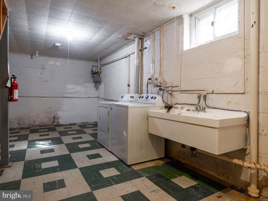 Interior, Washer