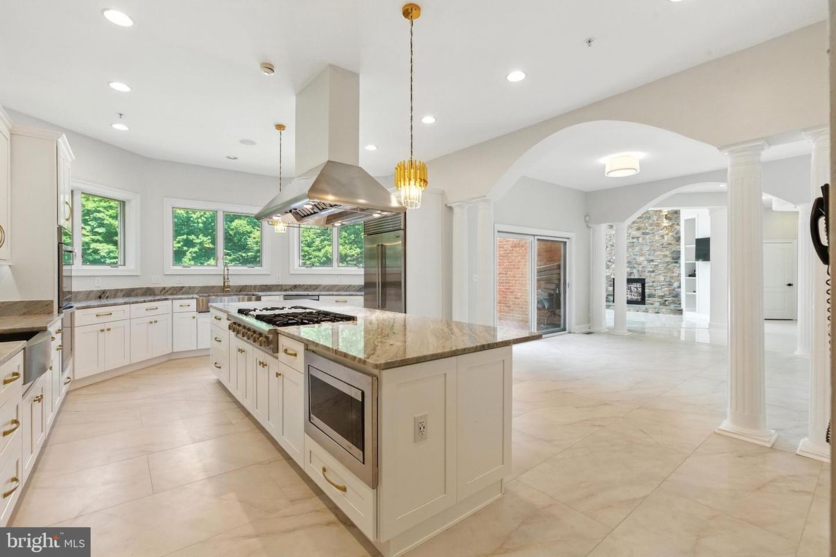 Interior, Kitchen, Pendant Lights, Recessed Lighting, Stainless Steel Appliances