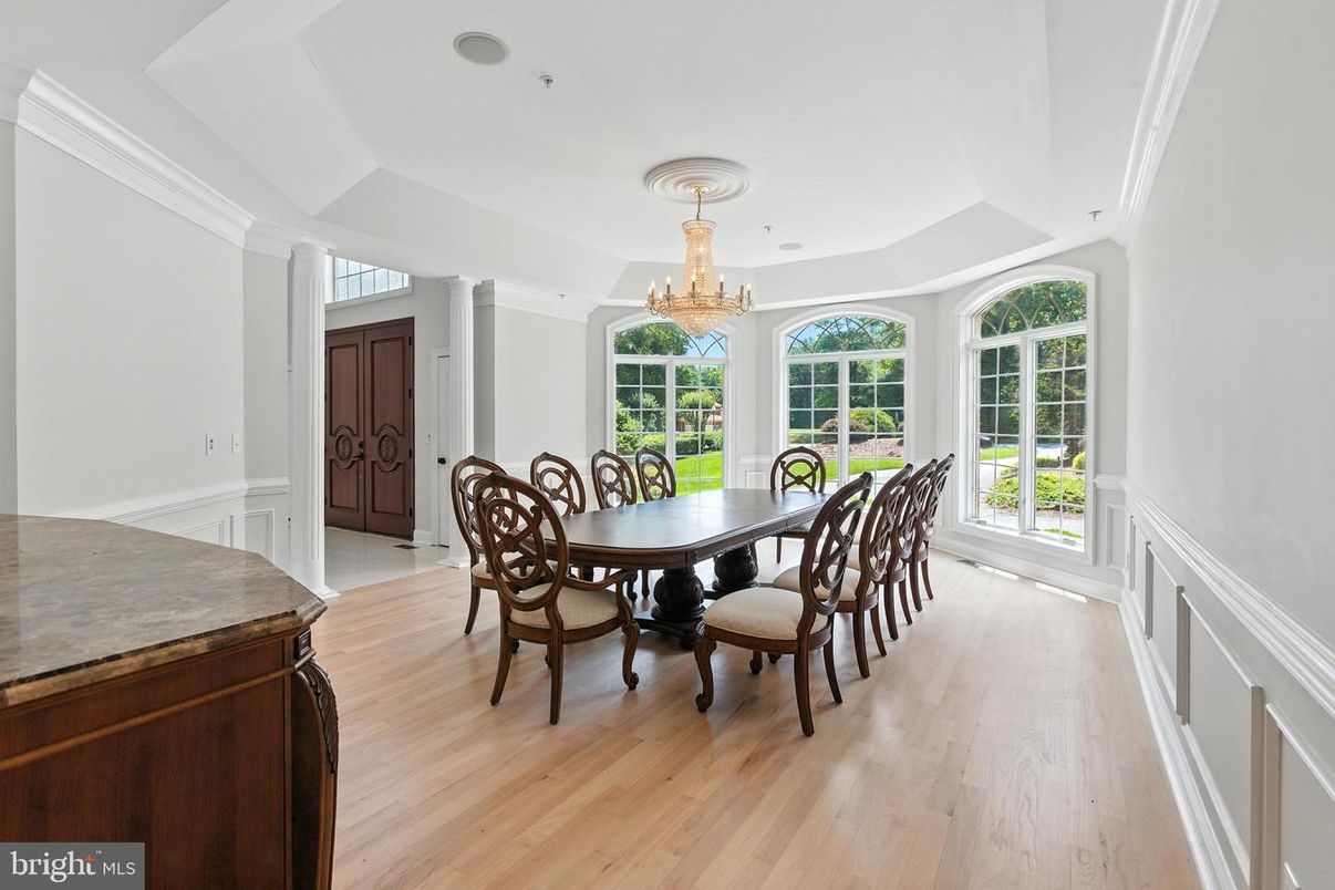 Chandelier, Dining room, Interior, Recessed Lighting, Wood Texture Flooring