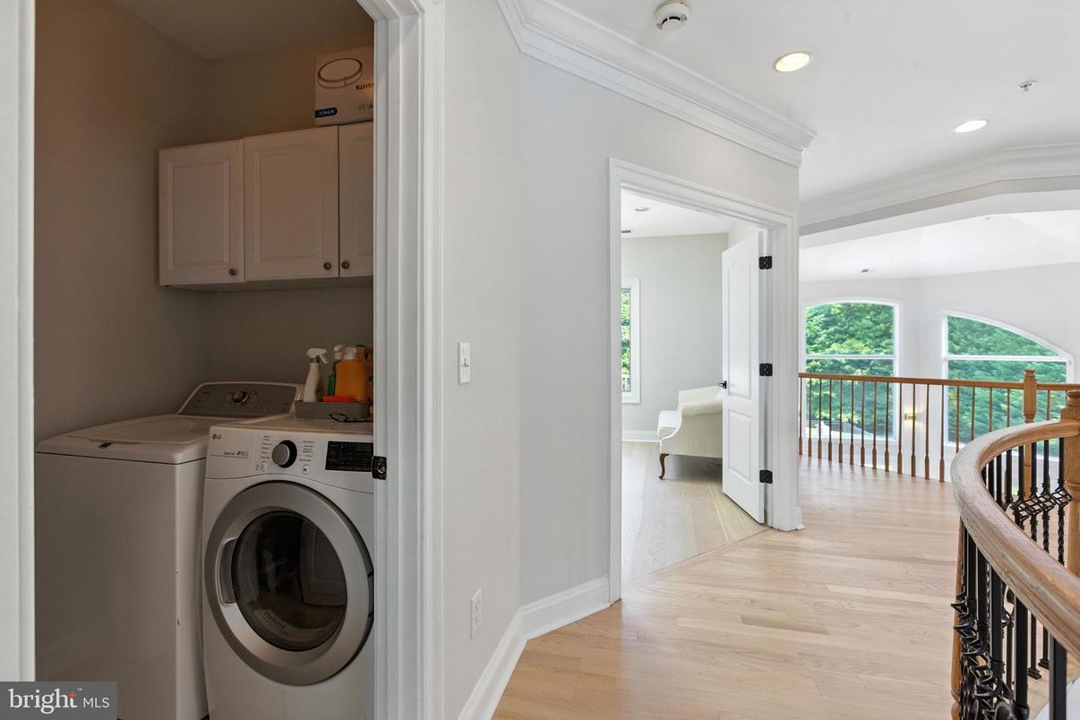 Interior, Recessed Lighting, Utility Closets, Washer, Wood Texture Flooring