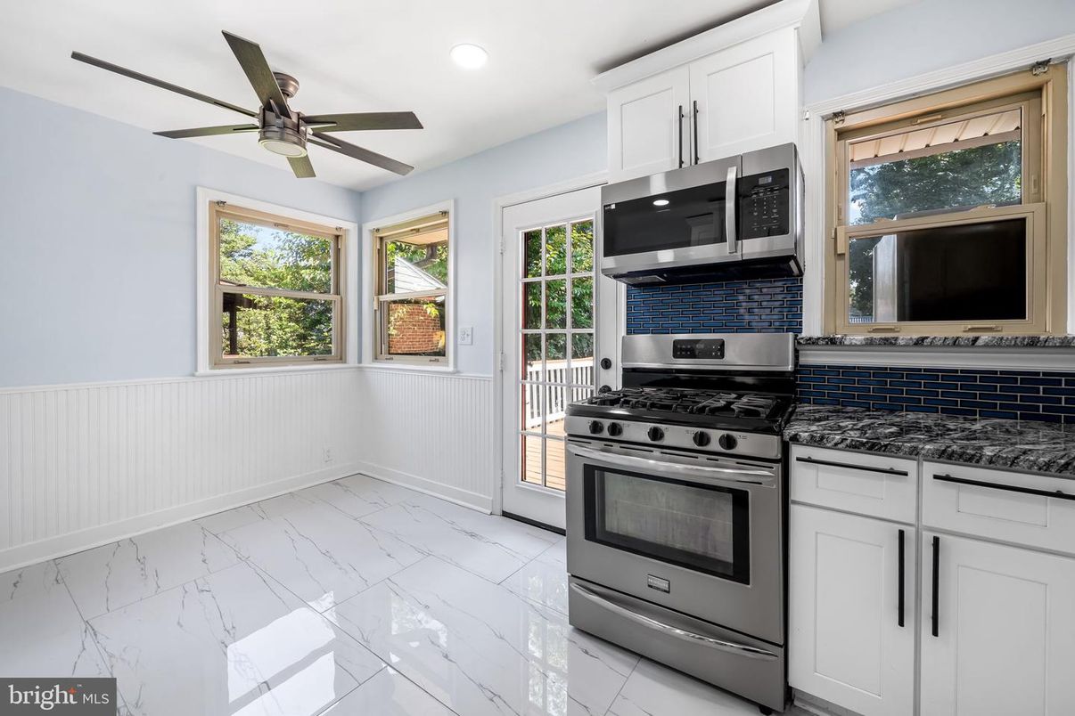 Interior, Kitchen, Marble, Recessed Lighting, Stainless Steel Appliances