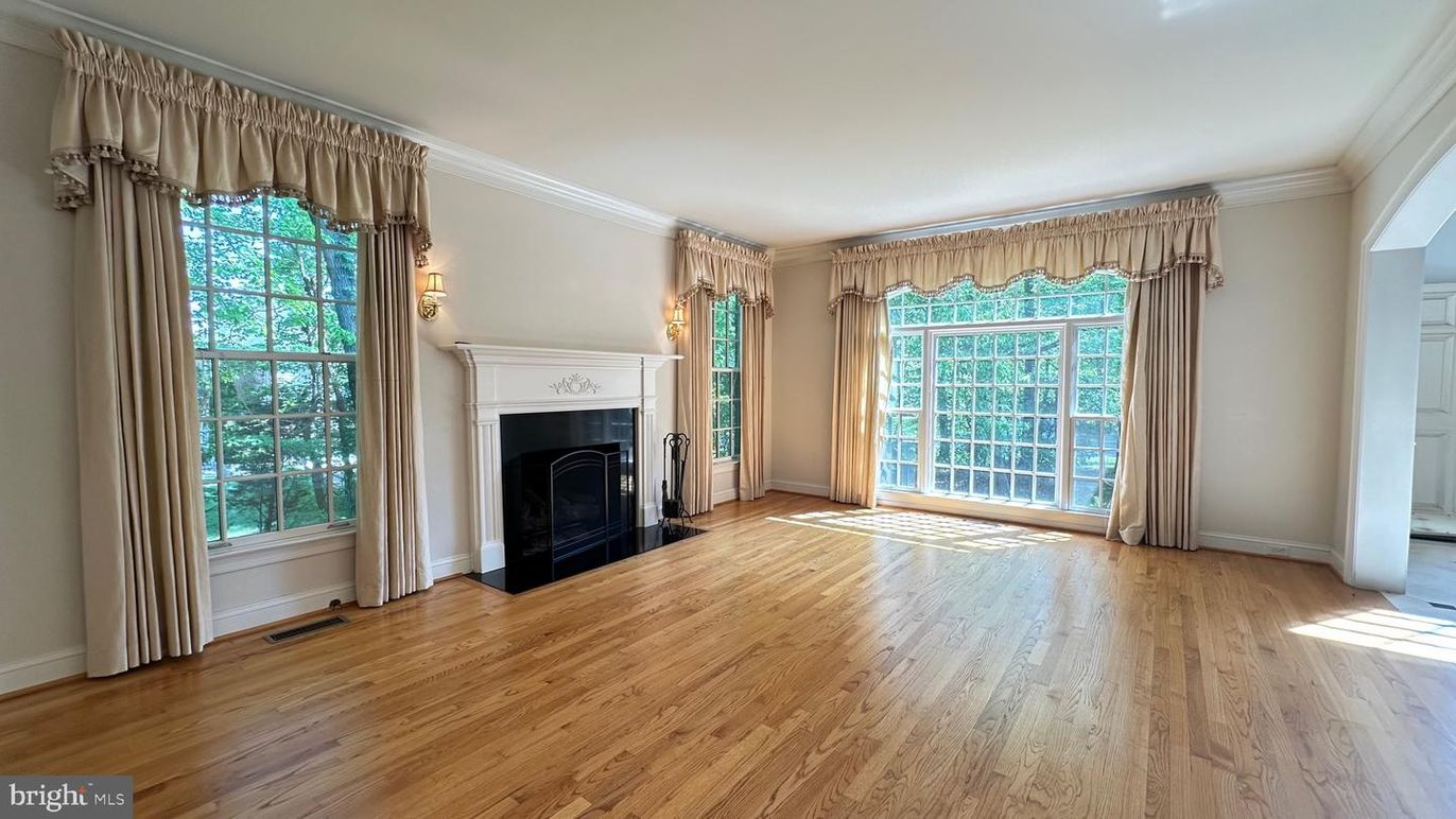 Empty room, Fireplace, Interior, Wood Texture Flooring