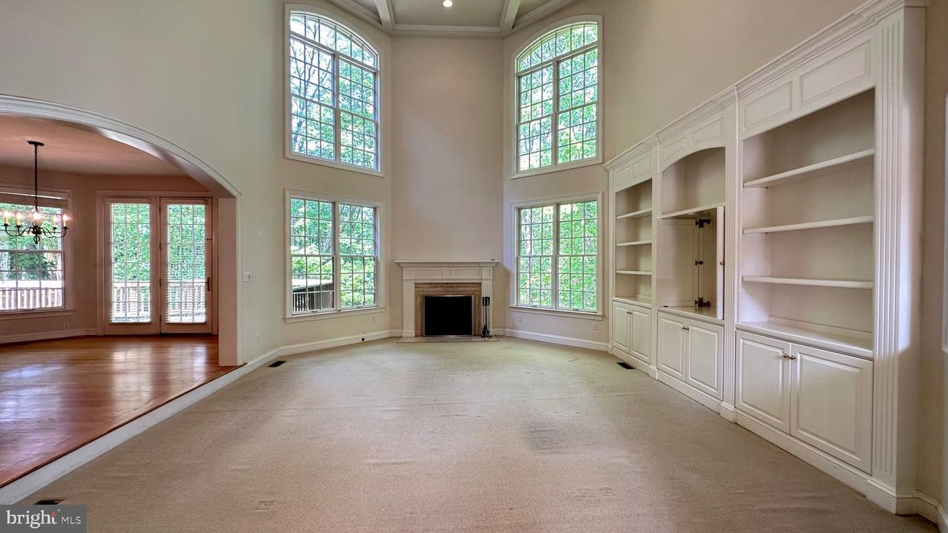 Chandelier, Fireplace, Interior, Pendant Lights, Recessed Lighting, Wood Texture Flooring