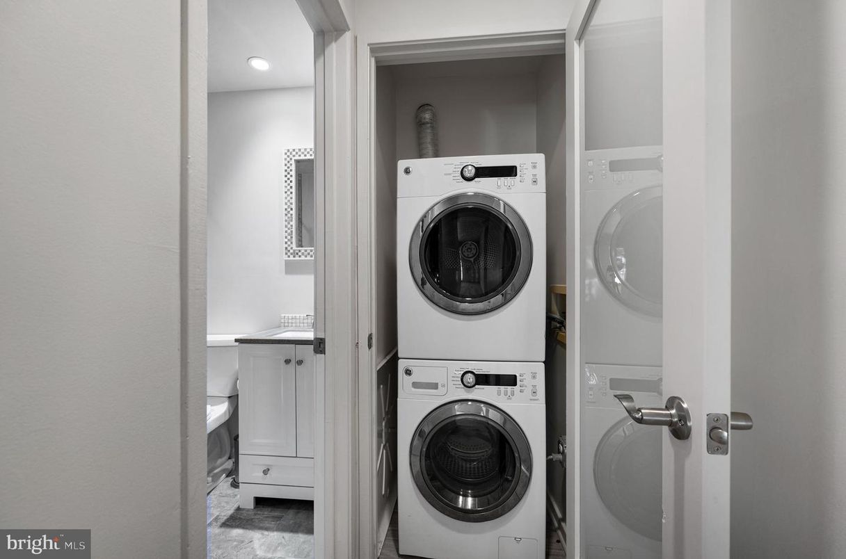 Interior, Recessed Lighting, Utility Closets, Washer