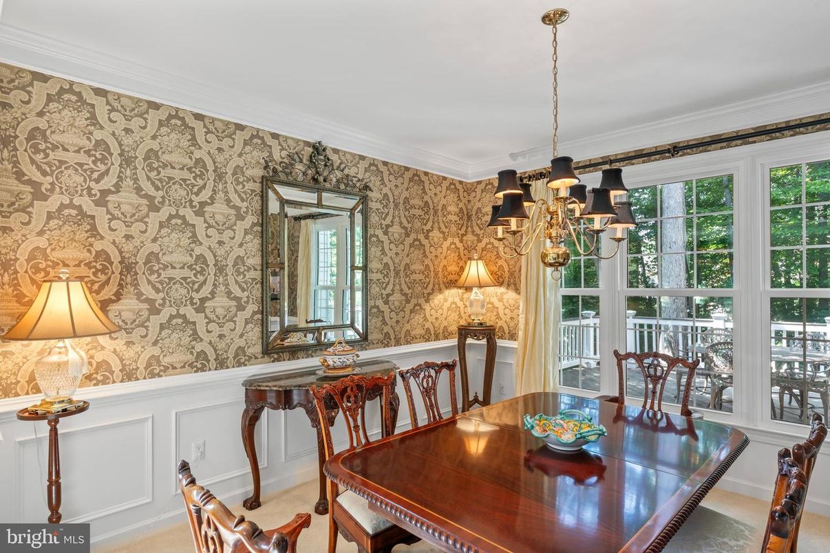Chandelier, Dining room, Interior