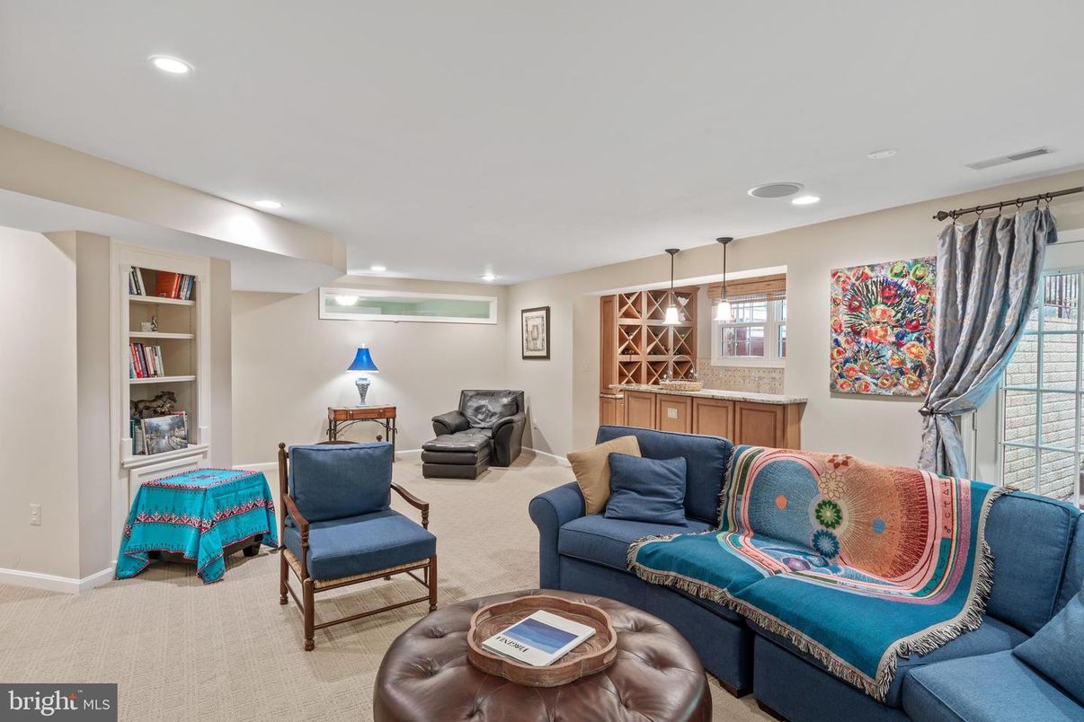 Interior, Living room, Pendant Lights, Recessed Lighting