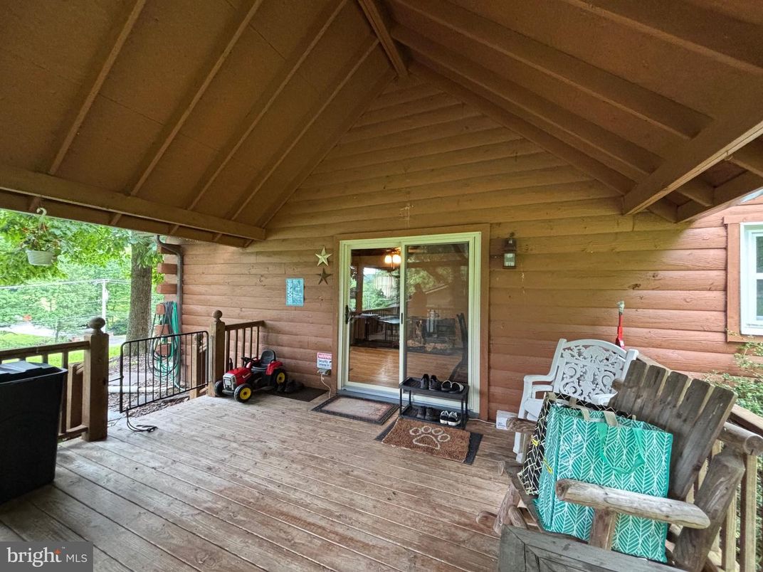 Exterior, Wood Texture Flooring
