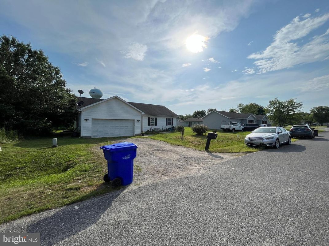 Detached Garage, Exterior