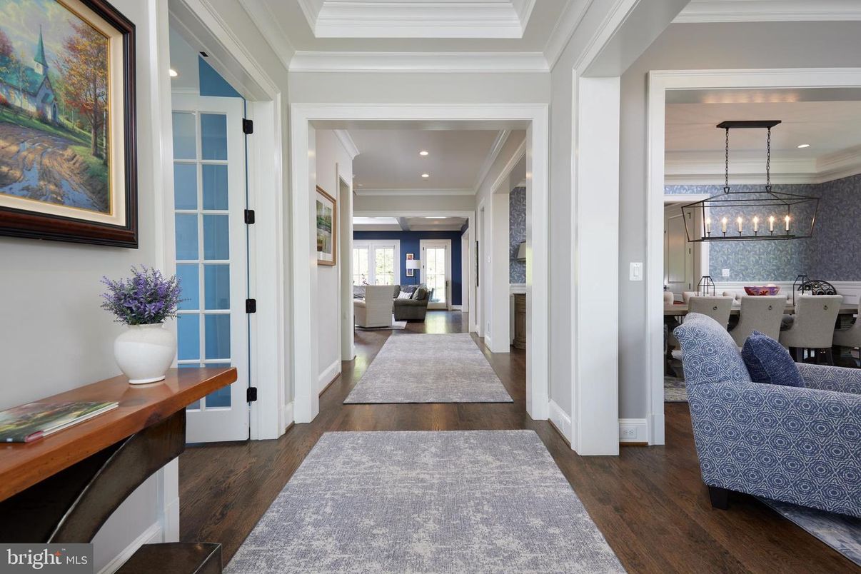 Chandelier, Dining room, Interior, Pendant Lights, Recessed Lighting, Wood Texture Flooring