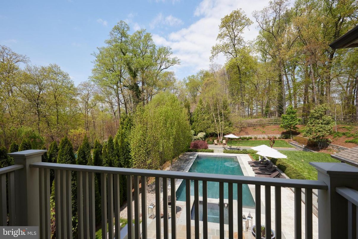 Exterior, Pool, Other