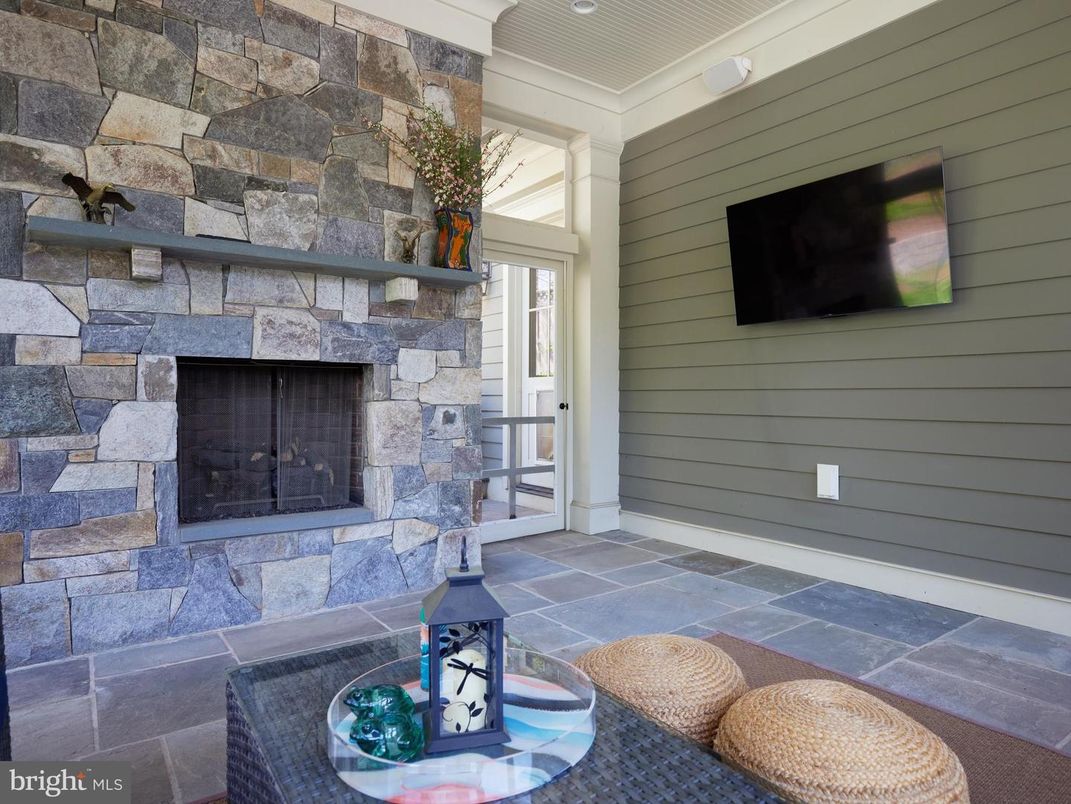 Exterior, Fireplace