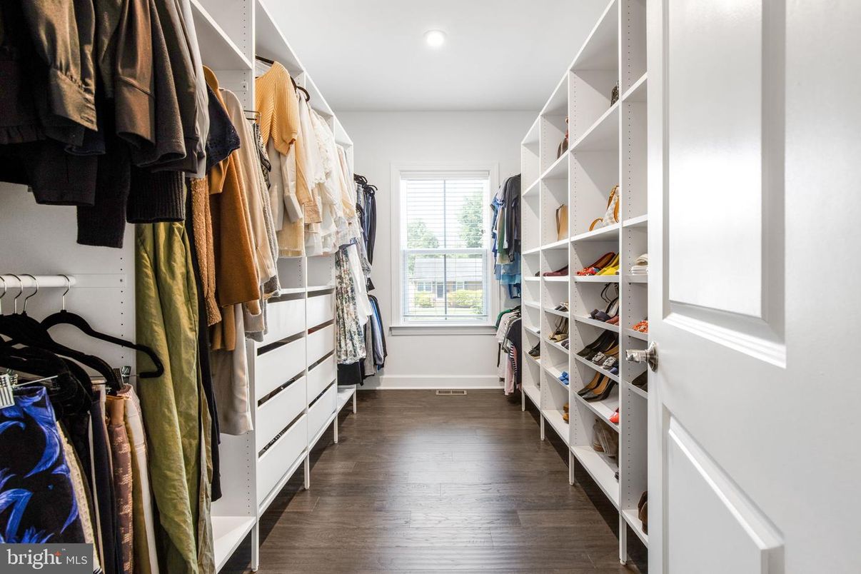 Interior, Recessed Lighting, Walk-in Closets, Wood Texture Flooring