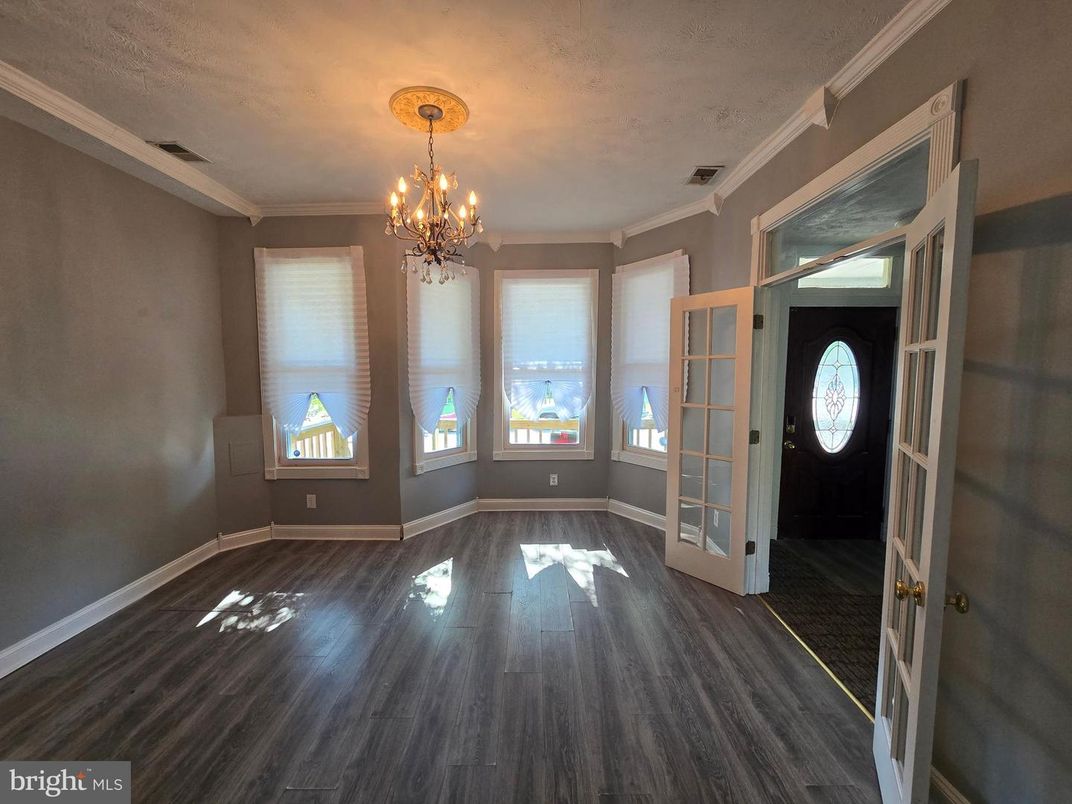 Chandelier, Empty room, Interior, Wood Texture Flooring