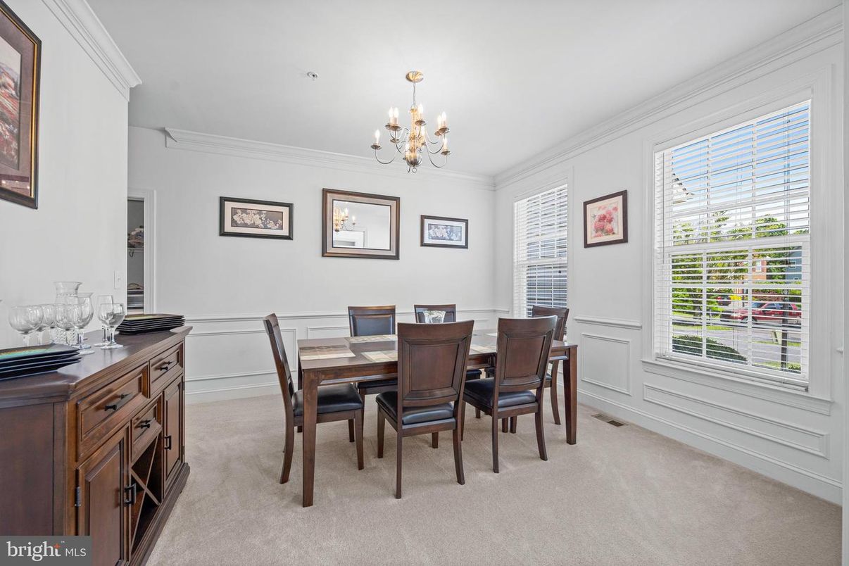 Chandelier, Dining room, Interior
