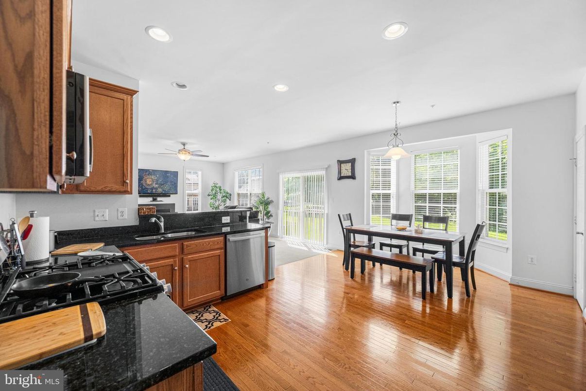 Dining room, Interior, Kitchen, Pendant Lights, Recessed Lighting, Wood Texture Flooring