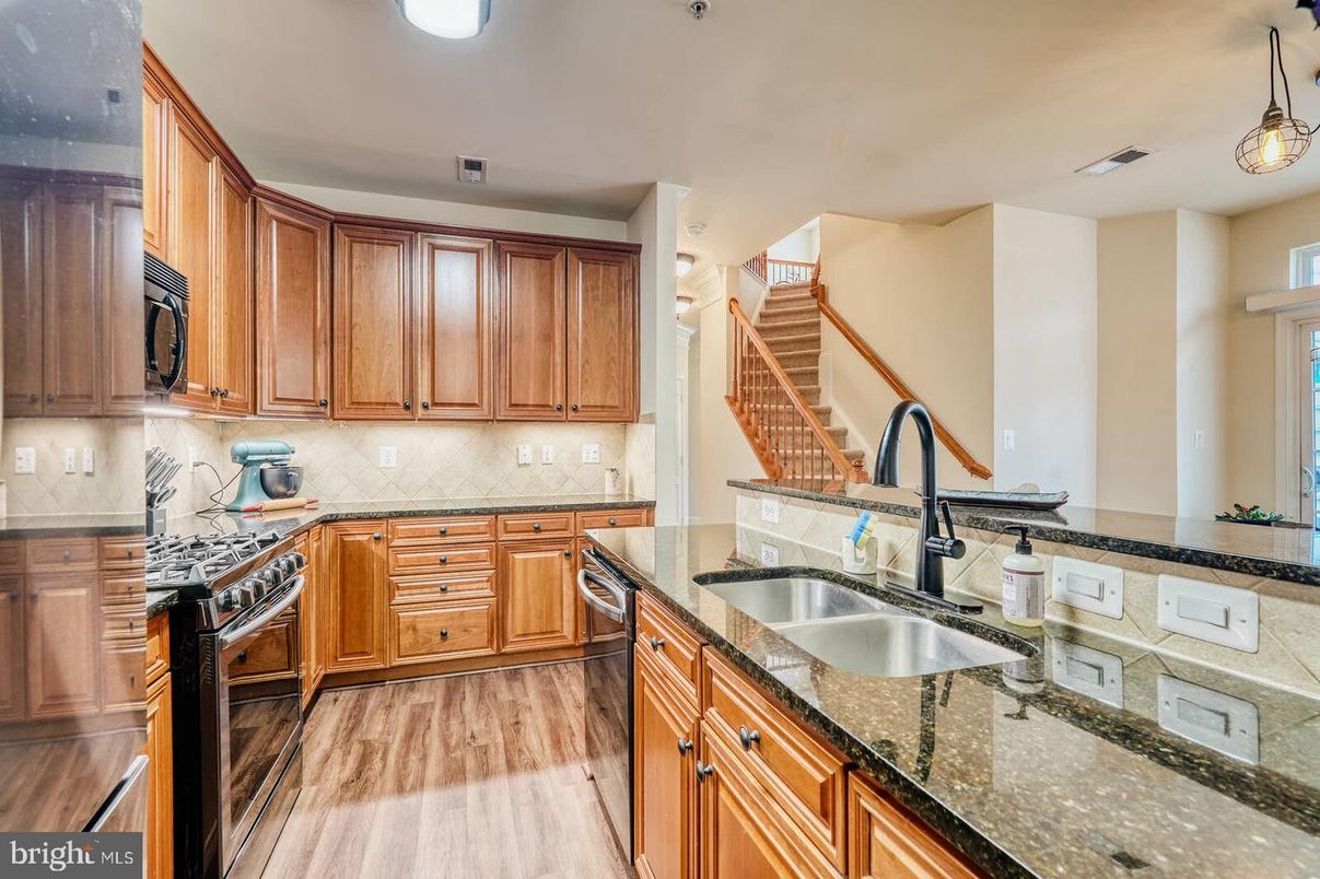 Interior, Kitchen, Pendant Lights, Wood Texture Flooring