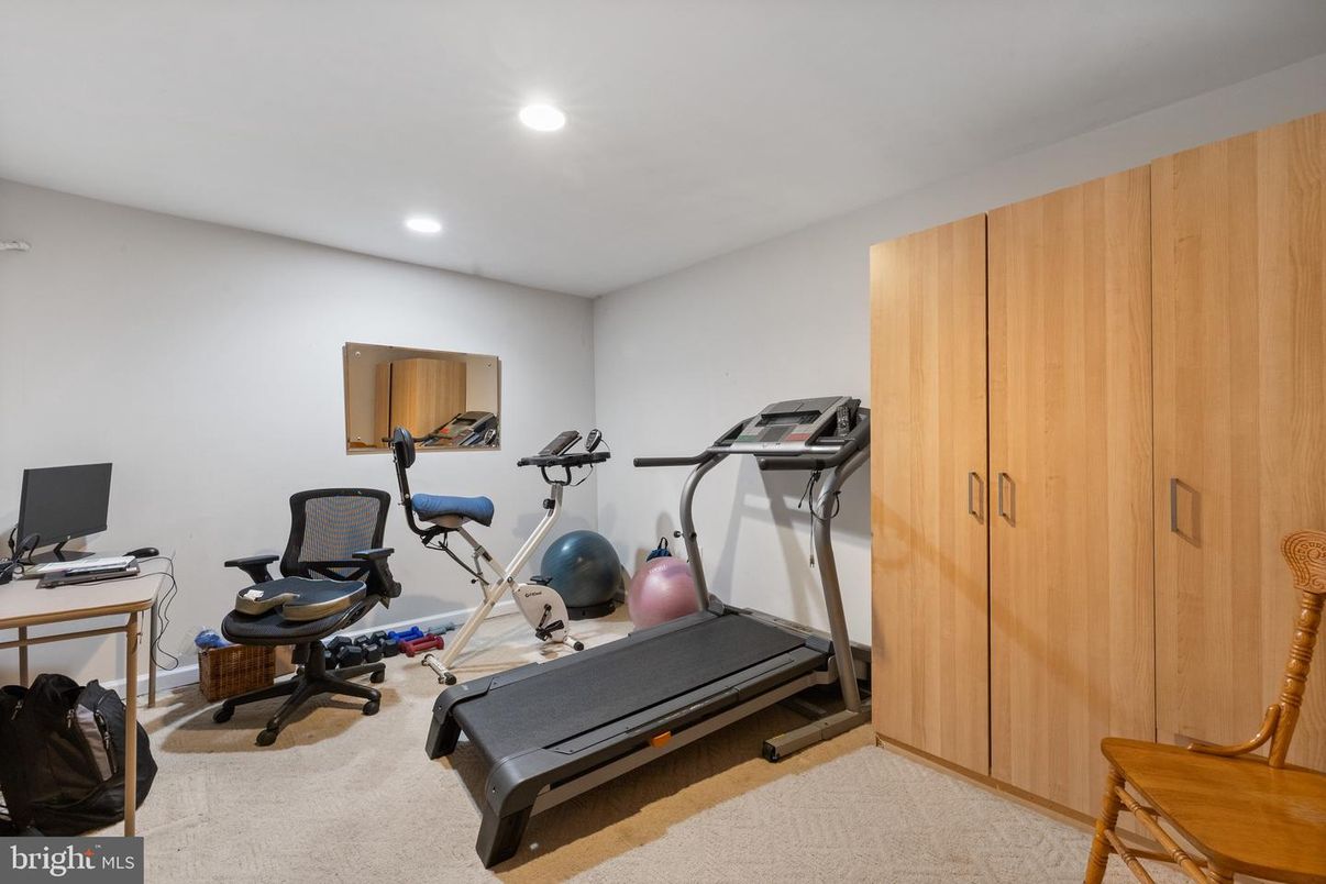 Fitness Equipment, Interior, Recessed Lighting