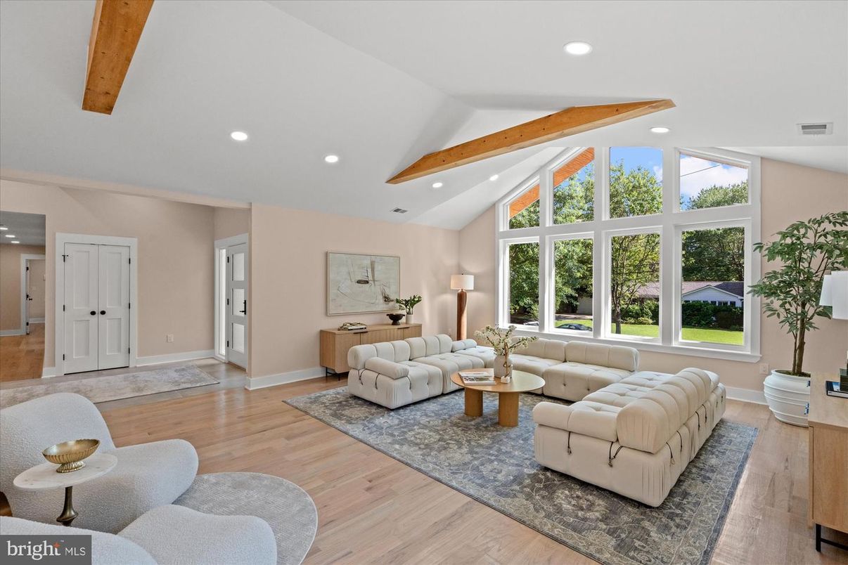 Interior, Living room, Recessed Lighting, Wooden Beams, Wood Texture Flooring