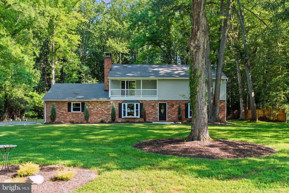 Exterior, Facade, Brick Facade, Split Level