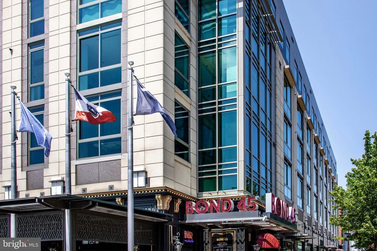 Exterior, Facade, Highrise