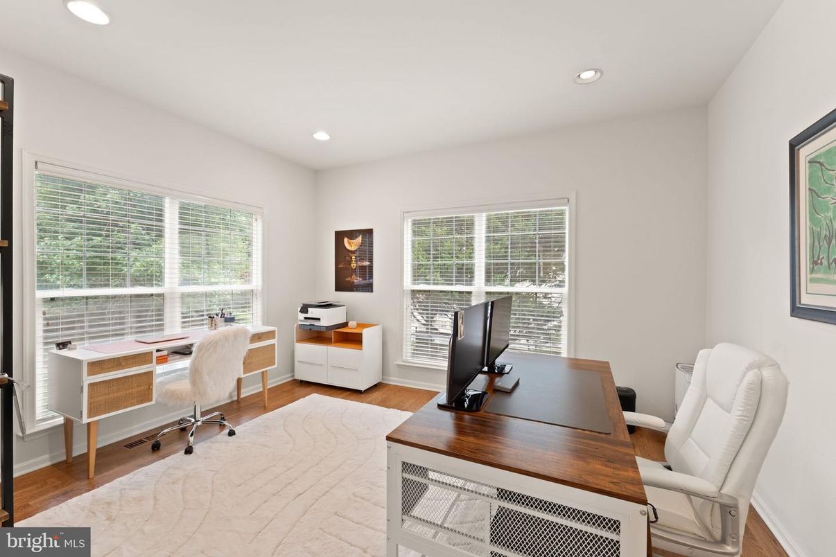 Home Office, Interior, Recessed Lighting, Wood Texture Flooring
