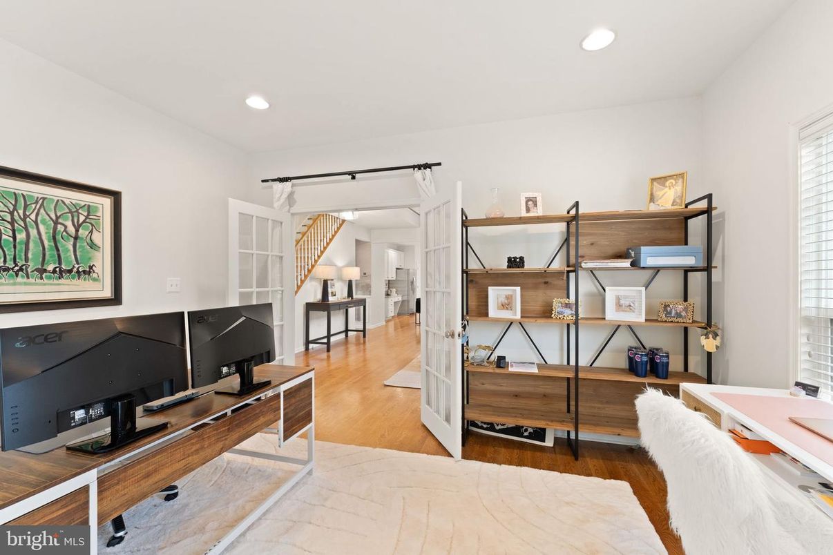 Home Office, Interior, Recessed Lighting, Wood Texture Flooring