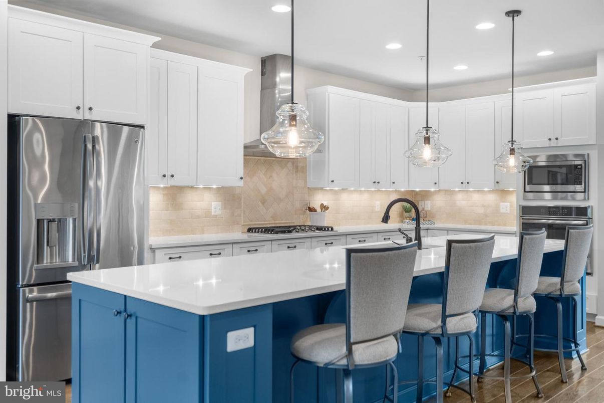 Interior, Kitchen, Pendant Lights, Recessed Lighting, Stainless Steel Appliances