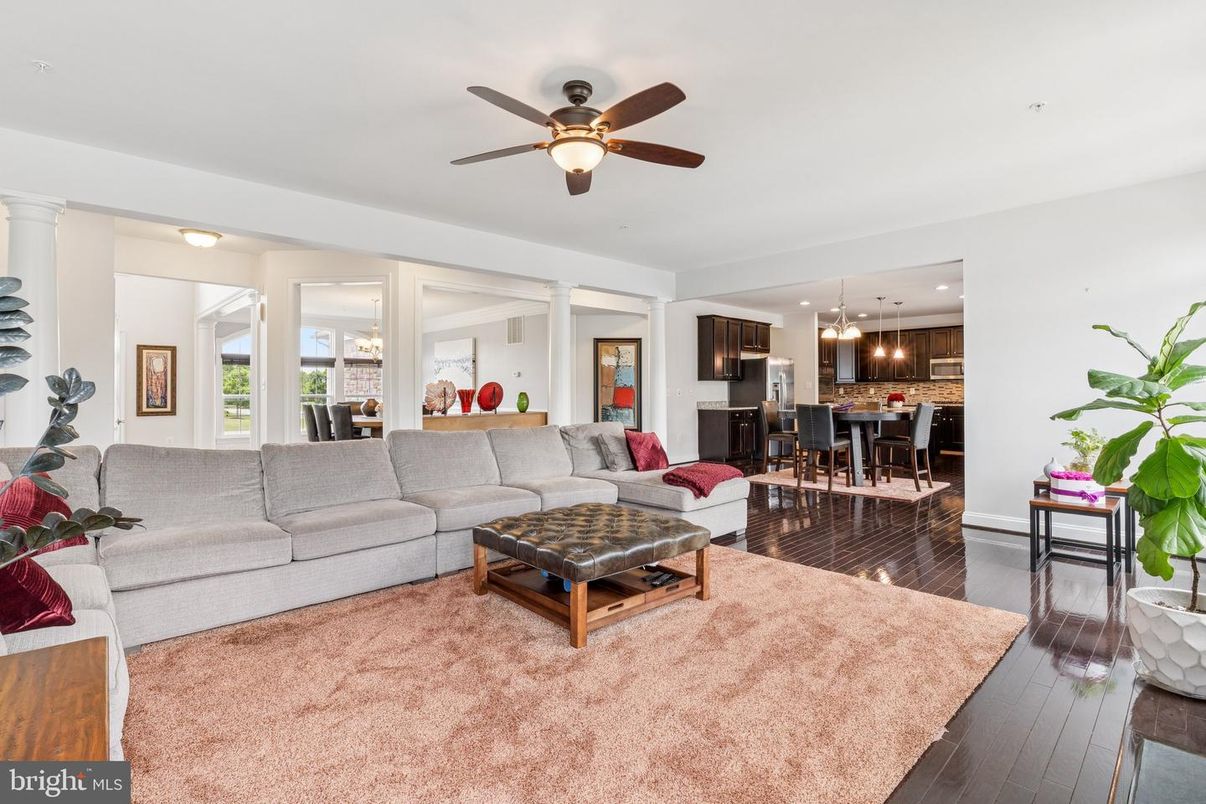 Dining room, Interior, Kitchen, Living room, Pendant Lights, Recessed Lighting, Stainless Steel Appliances, Wood Texture Flooring
