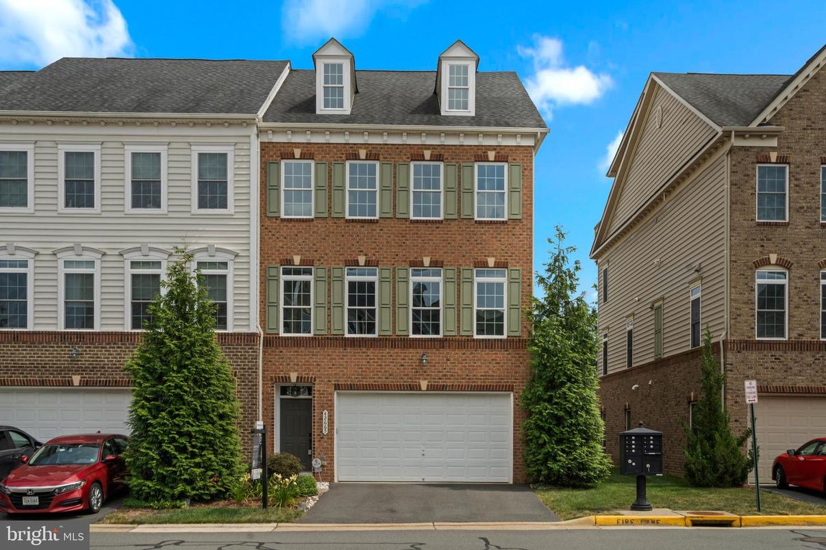 Attached, Exterior, Facade, Brick Facade, Rowhouse