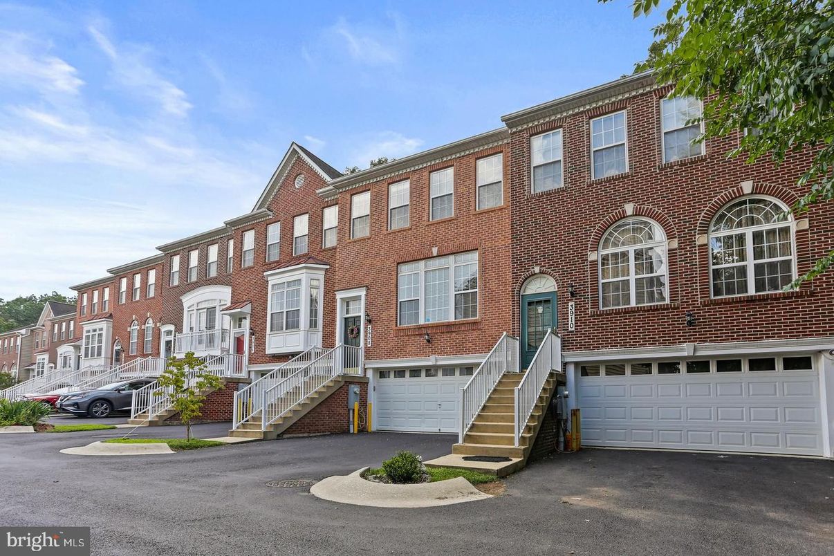 Attached, Exterior, Facade, Brick Facade, Rowhouse