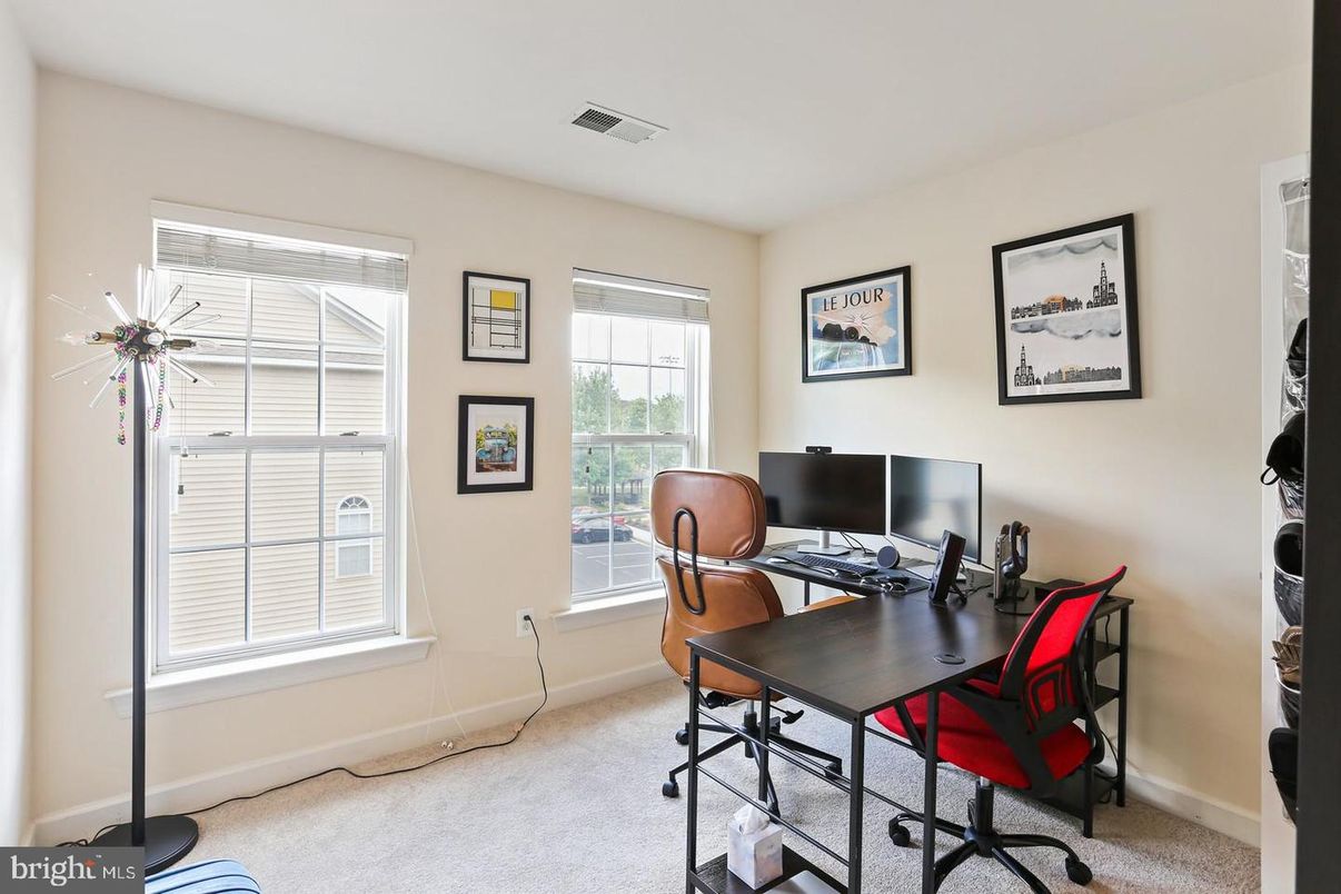 Home Office, Interior