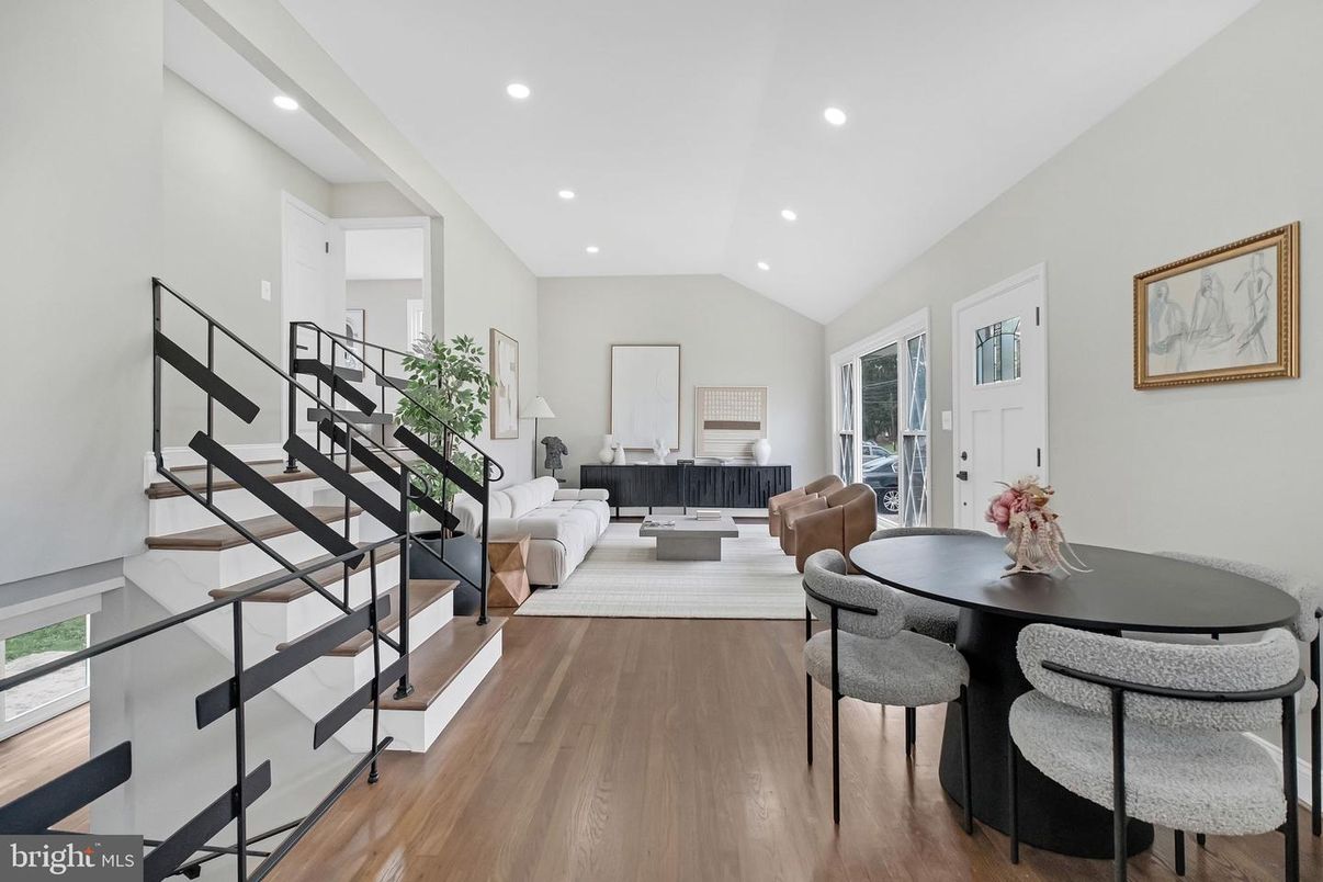 Dining room, Interior, Living room, Recessed Lighting, Wood Texture Flooring