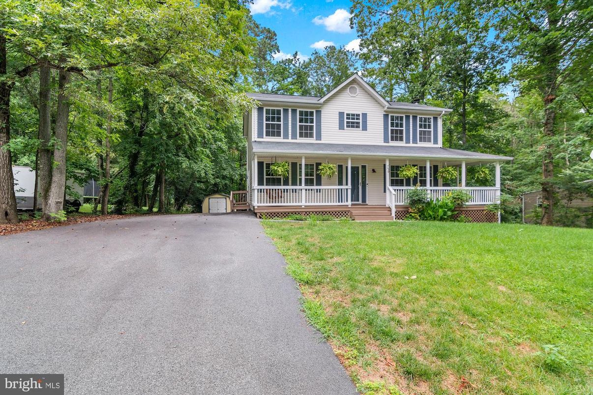 Backyard, Exterior, Facade, Farmhouse