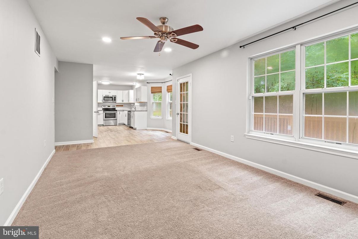 Empty room, Interior, Kitchen, Recessed Lighting