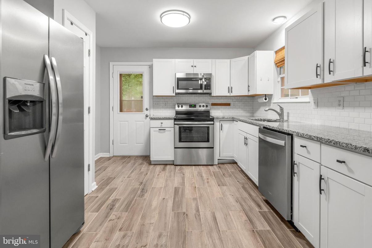 Interior, Kitchen, Stainless Steel Appliances, Wood Texture Flooring