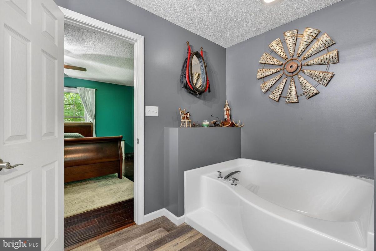 Bathroom, Interior, Recessed Lighting, Wood Texture Flooring