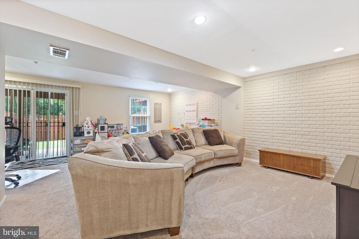 Interior, Living room, Recessed Lighting, Stone Walls