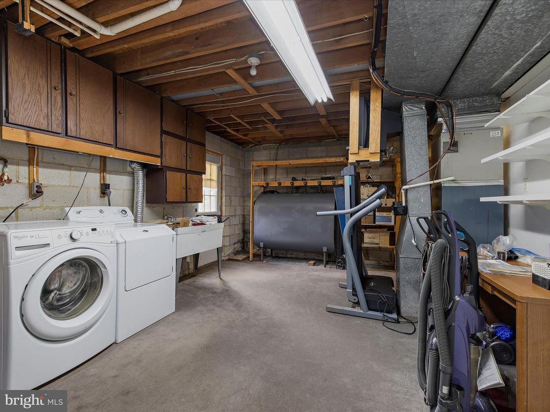 Interior, Washer, Wooden Beams, Wooden Ceilings, Wooden Walls