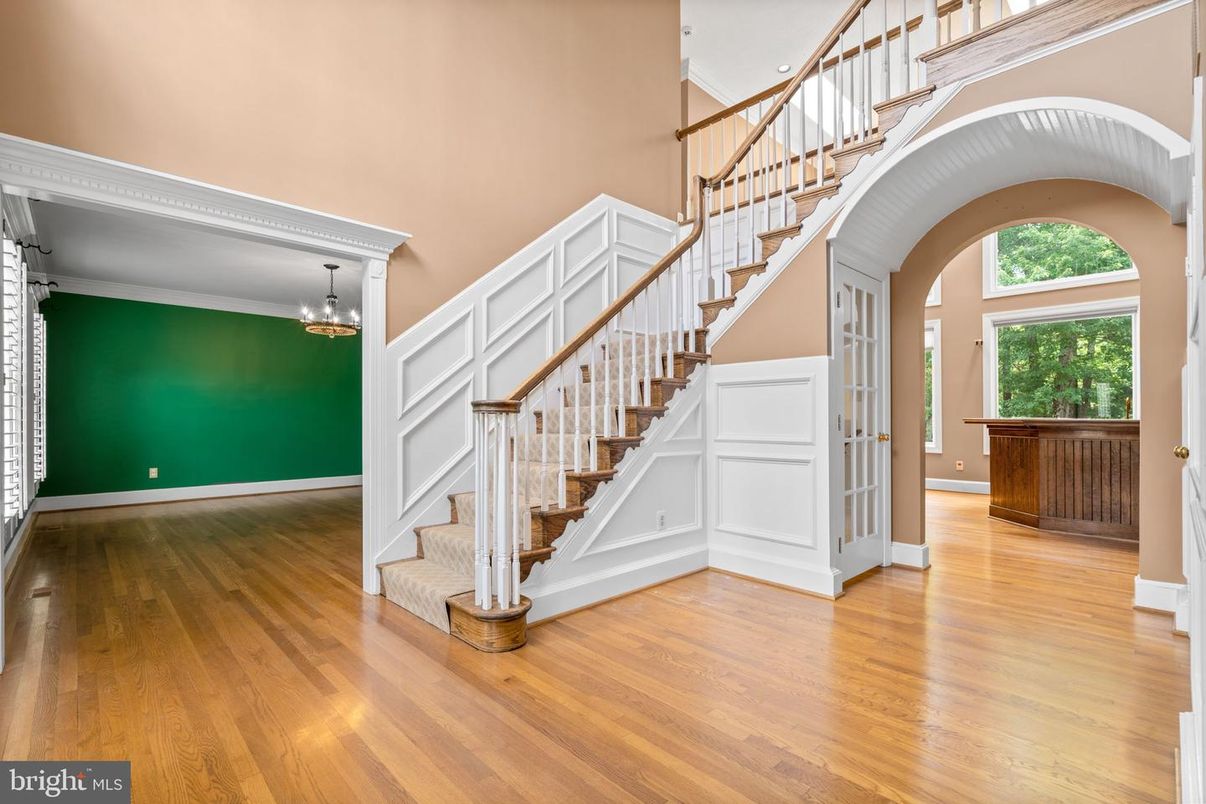 Chandelier, Interior, Wood Texture Flooring