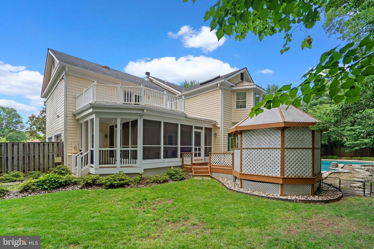Backyard, Exterior, Hot Tub, Pool