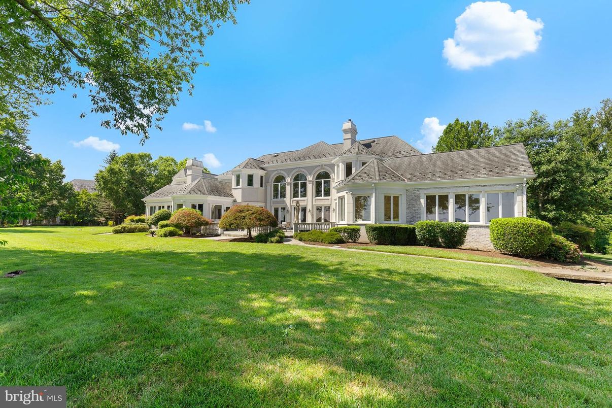 Backyard, Exterior, Facade, French Provincial