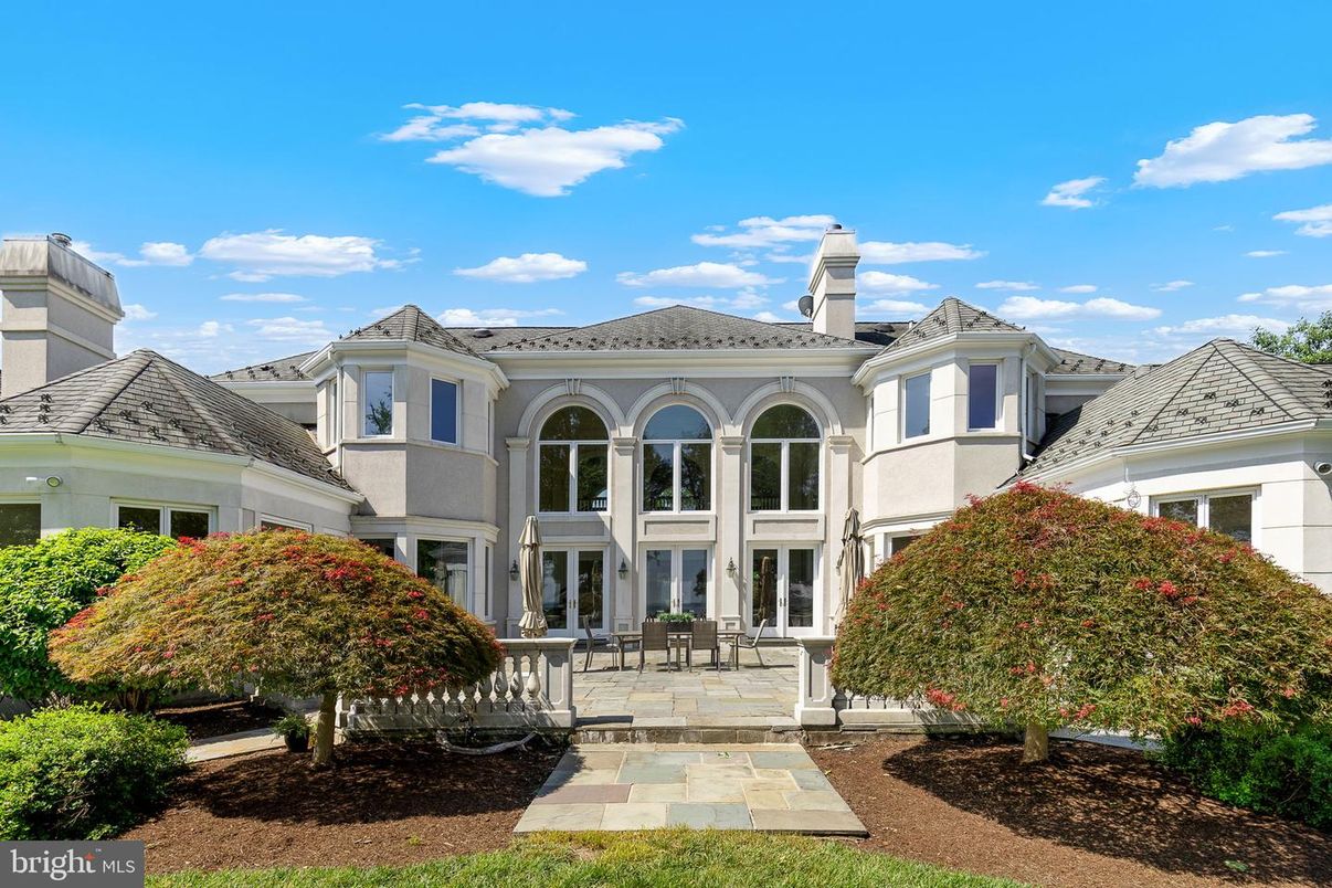 Exterior, Facade, French Provincial
