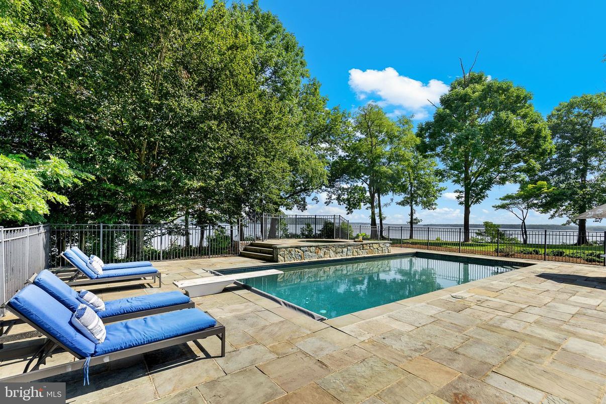 Exterior, Pool, Water