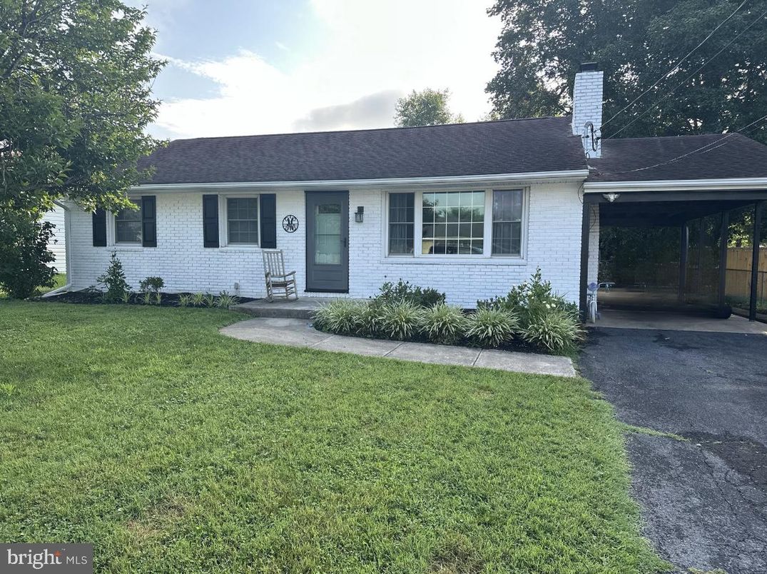 Backyard, Exterior, Facade, Cape Cod