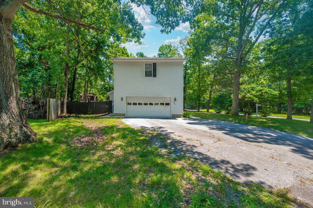 Backyard, Detached Garage, Exterior
