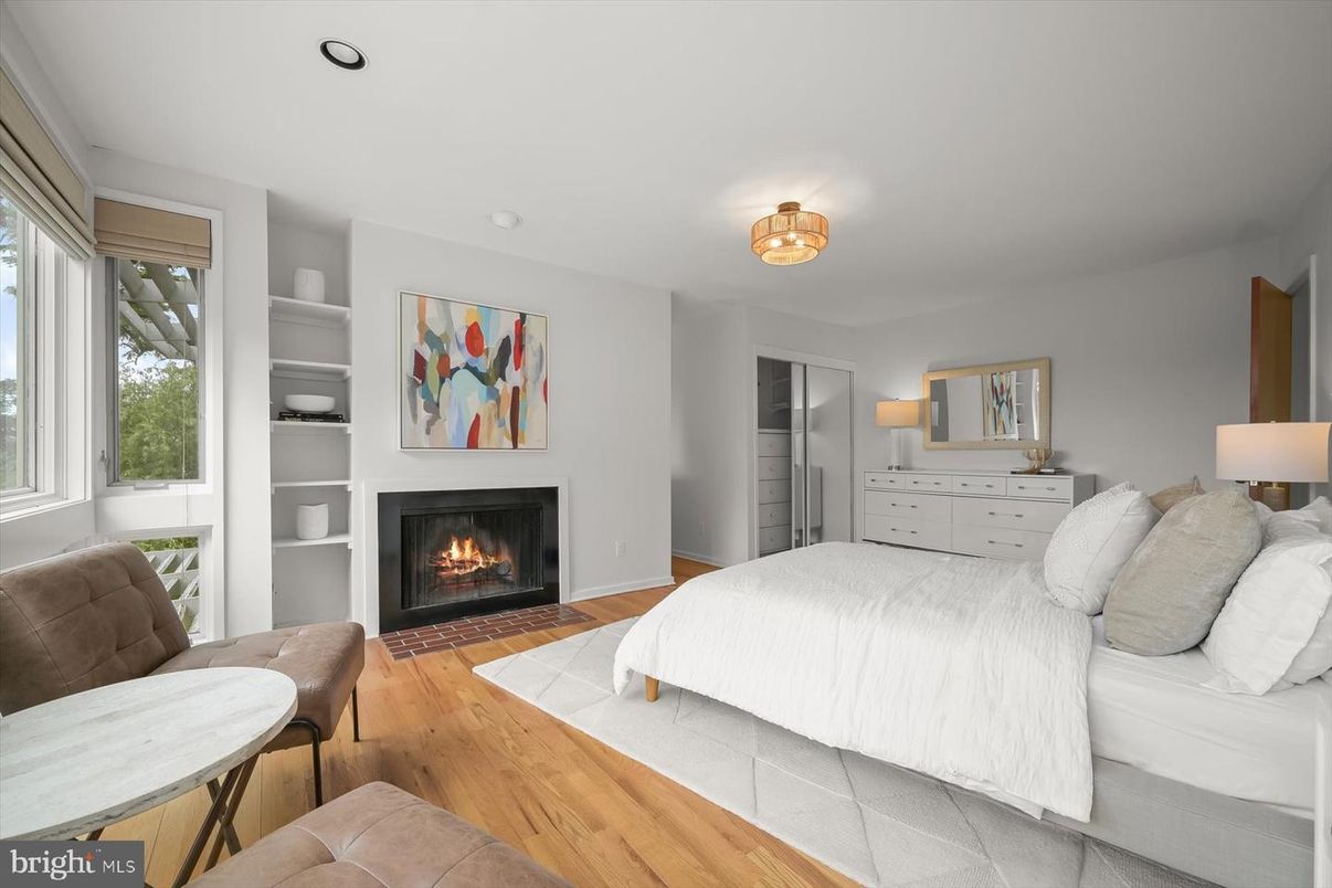Bedroom, Fireplace, Interior, Recessed Lighting, Wood Texture Flooring