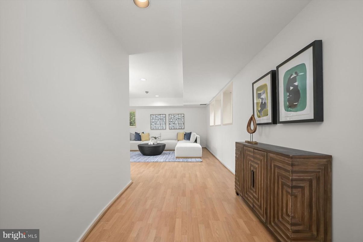 Interior, Recessed Lighting, Wood Texture Flooring