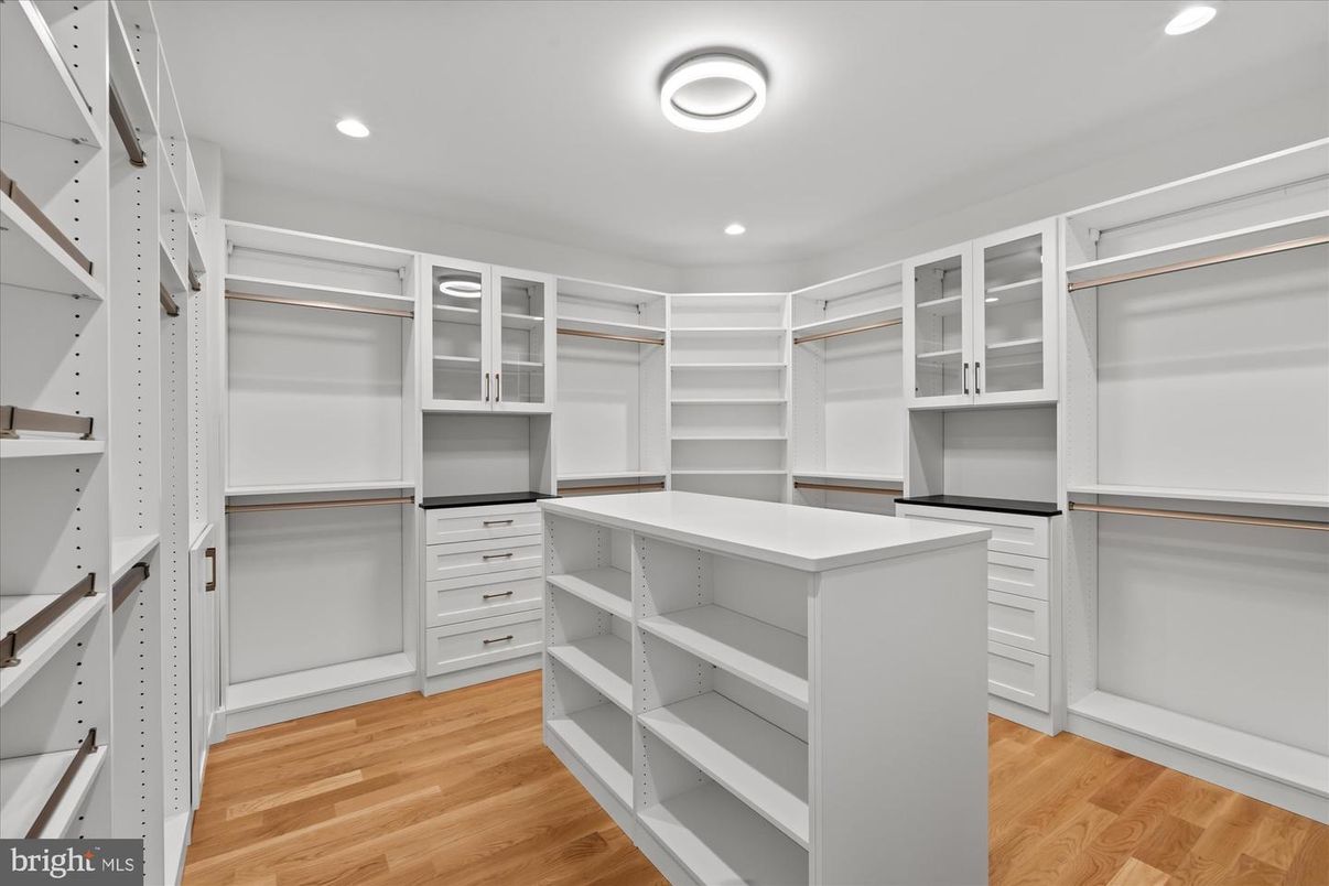 Interior, Recessed Lighting, Walk-in Closets, Wood Texture Flooring