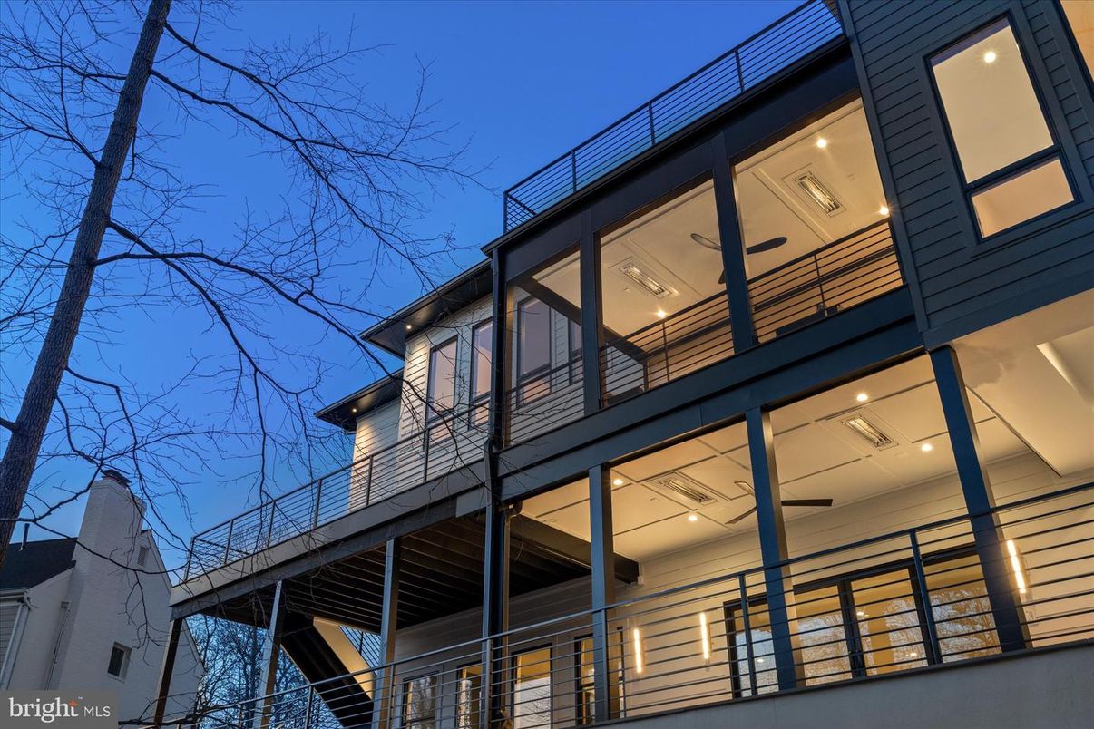 Exterior, Facade, None